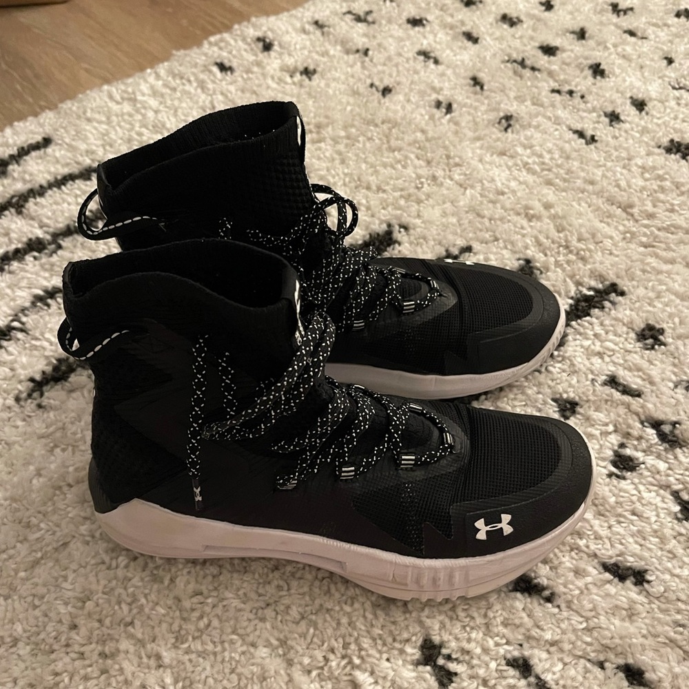 Under Armour Women's Highlight Ace 2.0 Volleyball Shoes